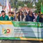 Lebih dari 3.000 peserta lintas lembaga meriahkan pawai natura hari kesembilan Milad ke-120 Pondok Pesantren Suryalaya Tasikmalaya.
